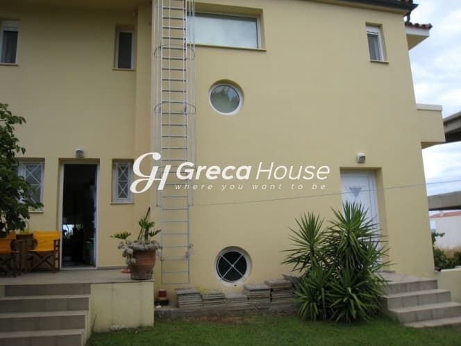 Luxury Beachfront Villa for Sale in Evia with Unlimited Sea Views - Photo 2