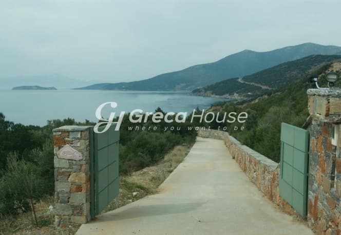 Πολυτελής Παραθαλάσσια Βίλα 250 τ.μ. στο Μαρμάρι Ευβοίας με Άμεση Πρόσβαση σε Αμμώδη Παραλία - Φωτογραφία 32