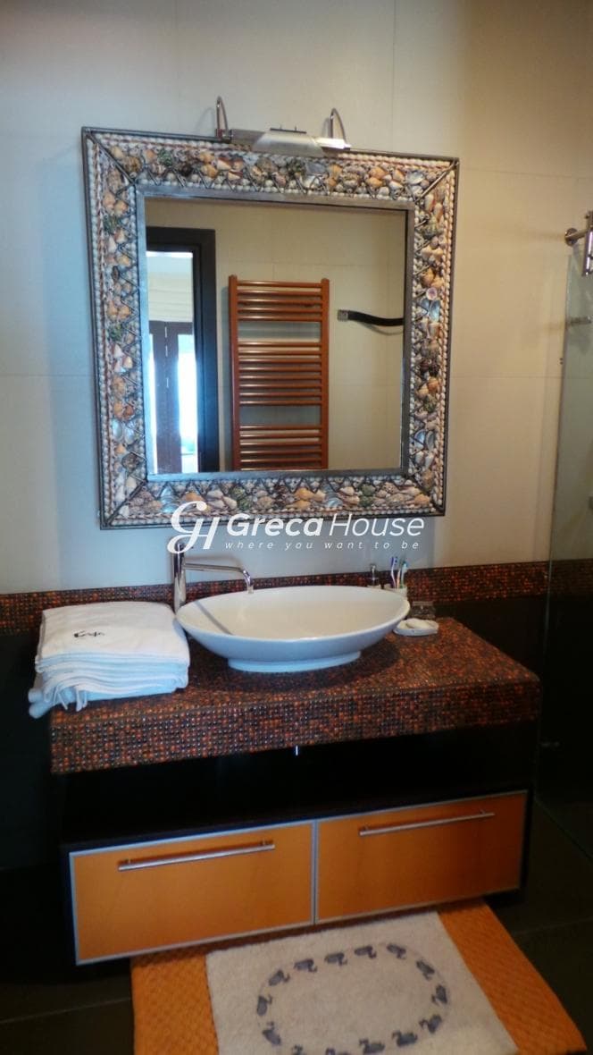 Luxury Beachfront Villa with Sea View and Pool for Sale in Epidavros - Photo 18