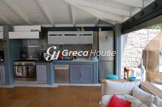 Luxury Beachfront Villa with Sea View and Pool for Sale in Epidavros - Photo 40