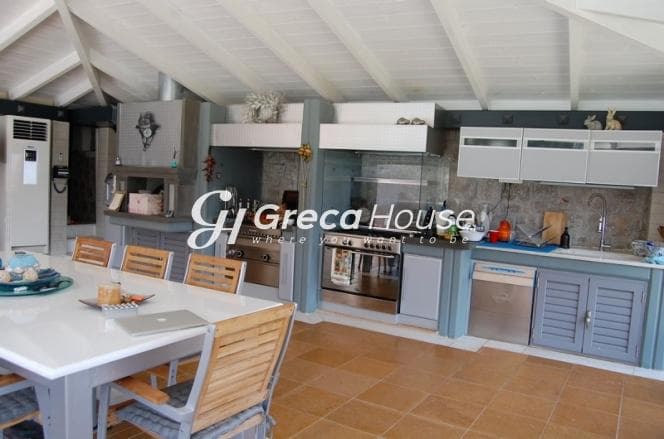 Luxury Beachfront Villa with Sea View and Pool for Sale in Epidavros - Photo 45