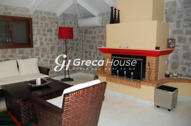 Luxury Beachfront Villa with Sea View and Pool for Sale in Epidavros - Photo 7