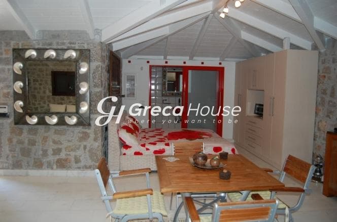 Luxury Beachfront Villa with Sea View and Pool for Sale in Epidavros - Photo 16