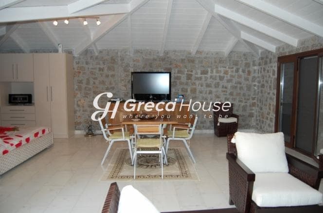 Luxury Beachfront Villa with Sea View and Pool for Sale in Epidavros - Photo 29