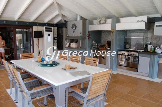 Luxury Beachfront Villa with Sea View and Pool for Sale in Epidavros - Photo 20