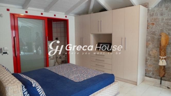 Luxury Beachfront Villa with Sea View and Pool for Sale in Epidavros - Photo 9
