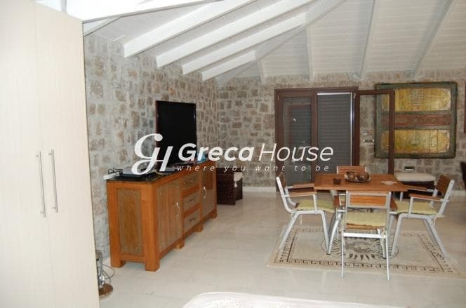 Luxury Beachfront Villa with Sea View and Pool for Sale in Epidavros - Photo 44