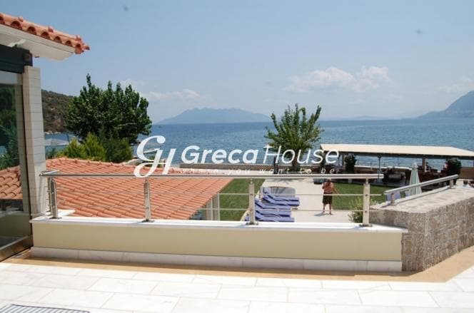 Luxury Beachfront Villa with Sea View and Pool for Sale in Epidavros - Photo 42
