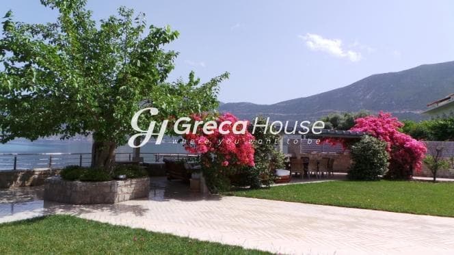 Luxury Beachfront Villa with Sea View and Pool for Sale in Epidavros - Photo 23
