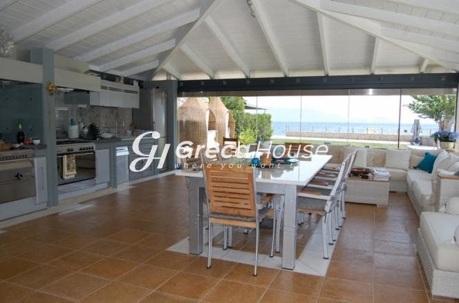 Luxury Beachfront Villa with Sea View and Pool for Sale in Epidavros - Photo 43