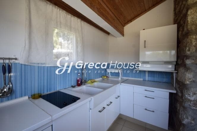 Beachfront Hotel for Sale in Sounio – Unique Location, Direct Sea Access - Photo 9