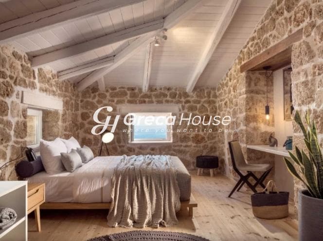 Luxurious 270m² Beachfront Villa with Pool and Sea View in Zakynthos - Photo 3