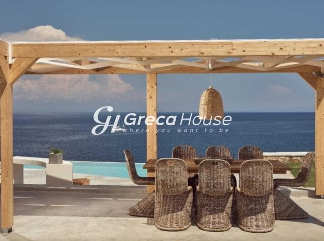 Luxurious 270m² Beachfront Villa with Pool and Sea View in Zakynthos - Photo 6