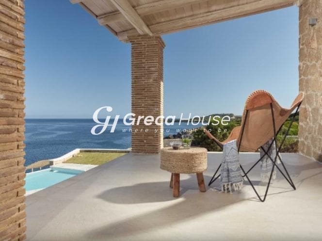 Luxurious 270m² Beachfront Villa with Pool and Sea View in Zakynthos - Photo 12