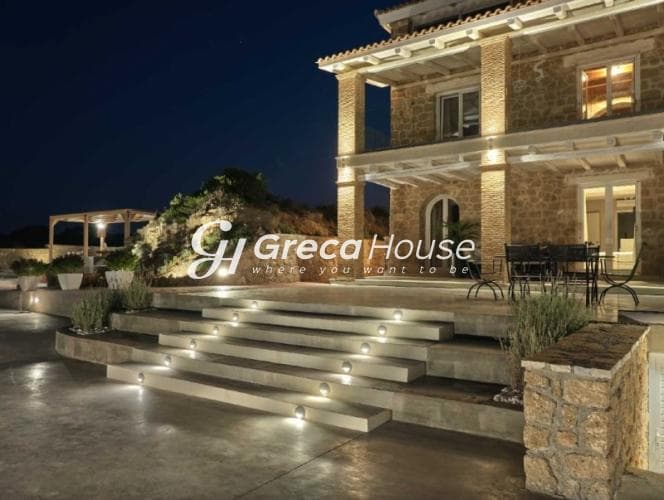 Luxurious 270m² Beachfront Villa with Pool and Sea View in Zakynthos - Photo 10