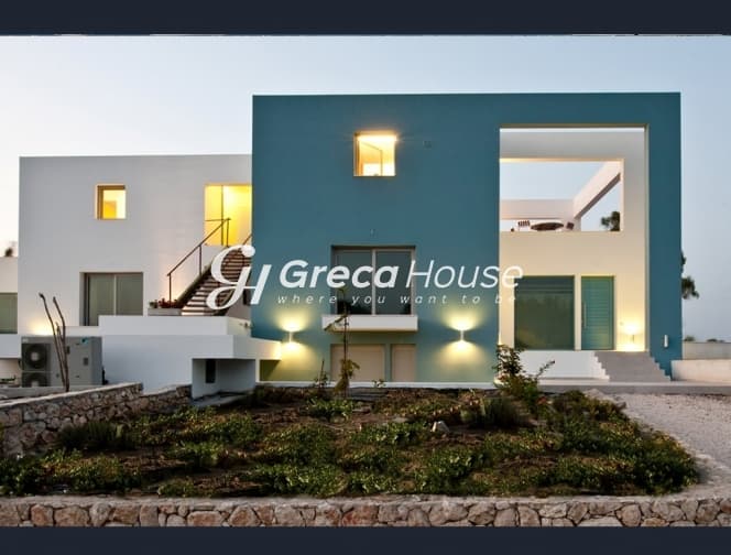 Πολυτελής Παραθαλάσσια Βίλα 460 τ.μ. με Τρεις Κατοικίες και Πισίνα στη Δασσιά Κέρκυρας - Φωτογραφία 13