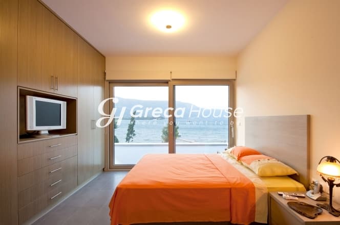 Πολυτελής Παραθαλάσσια Βίλα 460 τ.μ. με Τρεις Κατοικίες και Πισίνα στη Δασσιά Κέρκυρας - Φωτογραφία 14