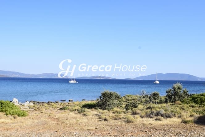 Εύβοια, Μαρμάρι: Οικόπεδο 31.000τ.μ. Παραθαλάσσιο για Πολυτελείς Βίλες ή Ξενοδοχείο - Φωτογραφία 1