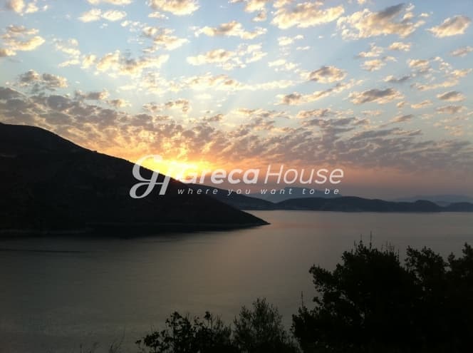Μοναδικό Παραθαλάσσιο Οικόπεδο 150.000τ.μ. στα Σύβοτα Λευκάδας - Φωτογραφία 4