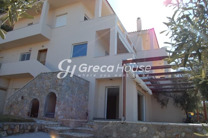 Πολυτελής Παραθαλάσσια Βίλα 560 τ.μ. με Ιδιωτική Παραλία στο Λουτράκι - Φωτογραφία 15