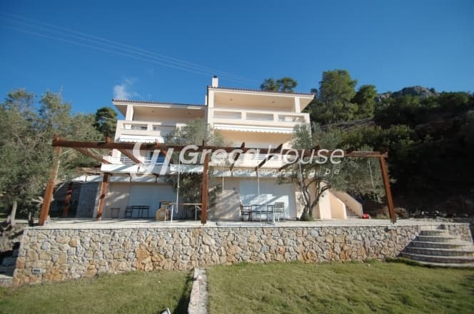 Πολυτελής Παραθαλάσσια Βίλα 560 τ.μ. με Ιδιωτική Παραλία στο Λουτράκι - Φωτογραφία 34