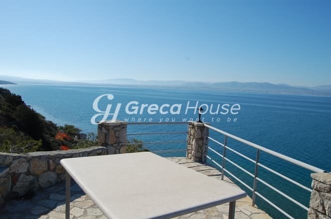 Πολυτελής Παραθαλάσσια Βίλα 560 τ.μ. με Ιδιωτική Παραλία στο Λουτράκι - Φωτογραφία 19