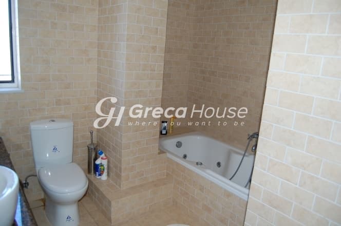 Πολυτελής Παραθαλάσσια Βίλα 560 τ.μ. με Ιδιωτική Παραλία στο Λουτράκι - Φωτογραφία 26