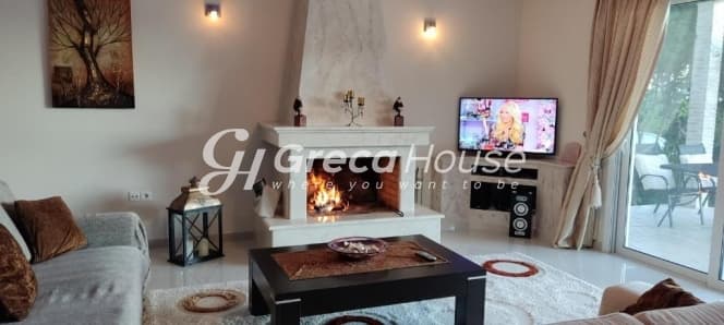 Παραθαλάσσια Πολυτελής Βίλα 190 τ.μ. με Άμεση Πρόσβαση στη Θάλασσα στο Λουτράκι - Φωτογραφία 3