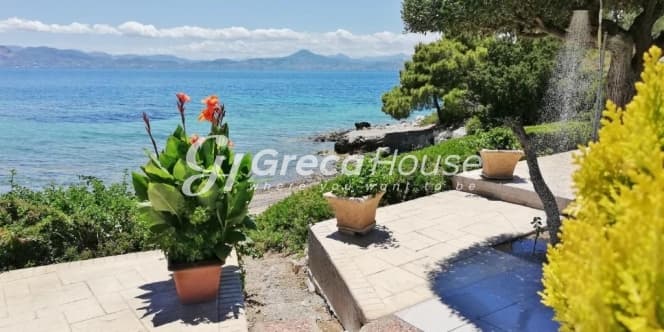 Παραθαλάσσια Πολυτελής Βίλα 190 τ.μ. με Άμεση Πρόσβαση στη Θάλασσα στο Λουτράκι - Φωτογραφία 13
