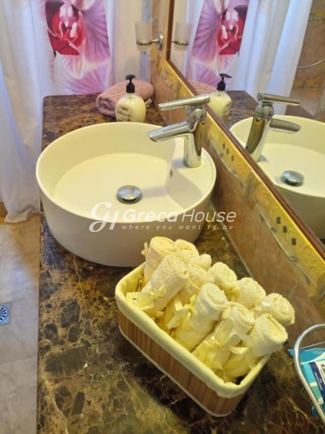 Παραθαλάσσια Πολυτελής Βίλα 190 τ.μ. με Άμεση Πρόσβαση στη Θάλασσα στο Λουτράκι - Φωτογραφία 18