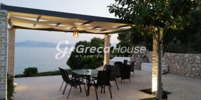 Παραθαλάσσια Πολυτελής Βίλα 190 τ.μ. με Άμεση Πρόσβαση στη Θάλασσα στο Λουτράκι - Φωτογραφία 7
