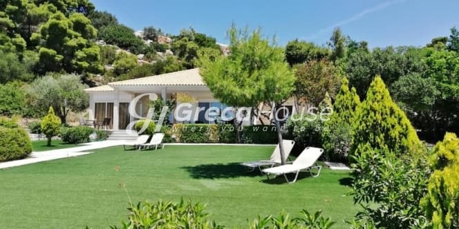 Παραθαλάσσια Πολυτελής Βίλα 190 τ.μ. με Άμεση Πρόσβαση στη Θάλασσα στο Λουτράκι - Φωτογραφία 6