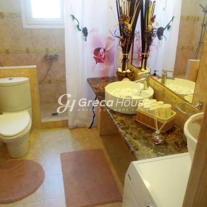Παραθαλάσσια Πολυτελής Βίλα 190 τ.μ. με Άμεση Πρόσβαση στη Θάλασσα στο Λουτράκι - Φωτογραφία 14