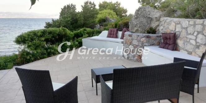 Παραθαλάσσια Πολυτελής Βίλα 190 τ.μ. με Άμεση Πρόσβαση στη Θάλασσα στο Λουτράκι - Φωτογραφία 25