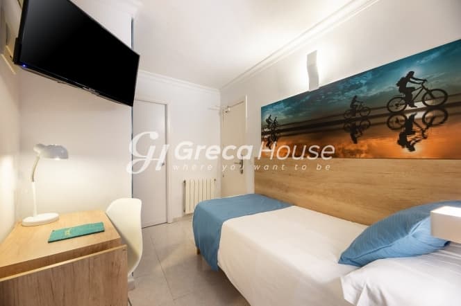 Seaside Hotel in Loutraki: 1,960 sqm Investment Opportunity with Sea Views - Photo 10