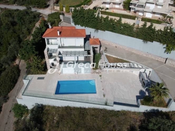 Πολυτελής Τριώροφη Βίλα με Θέα Θάλασσα και Πισίνα στον Θεολόγο Μαλεσίνας - Φωτογραφία 2