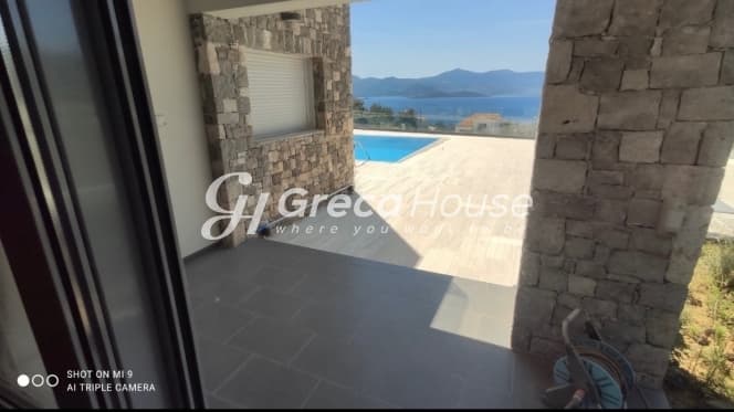 Πολυτελής Τριώροφη Βίλα με Θέα Θάλασσα και Πισίνα στον Θεολόγο Μαλεσίνας - Φωτογραφία 31