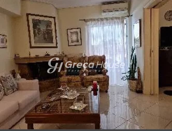 Elegant 3-Bedroom Apartment with Square Views in Vibrant Kypseli, Athens - Photo 8