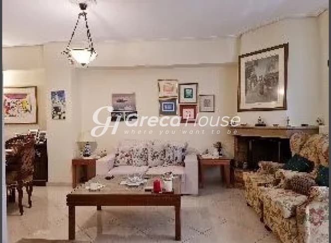 Elegant 3-Bedroom Apartment with Square Views in Vibrant Kypseli, Athens - Photo 15