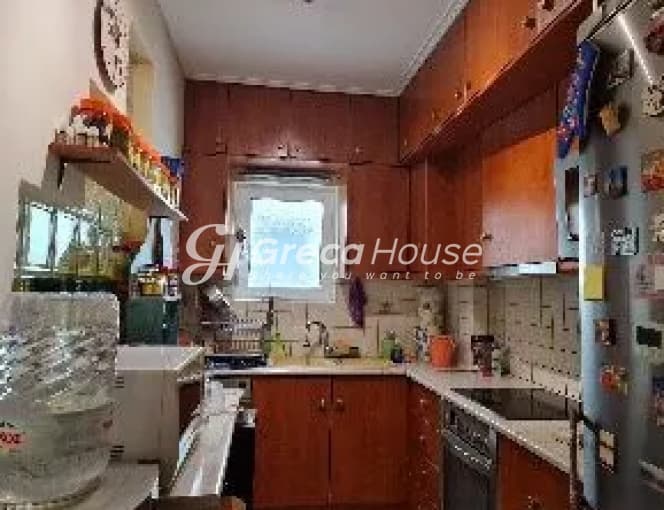 Elegant 3-Bedroom Apartment with Square Views in Vibrant Kypseli, Athens - Photo 9