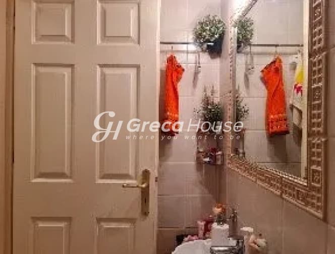 Elegant 3-Bedroom Apartment with Square Views in Vibrant Kypseli, Athens - Photo 13