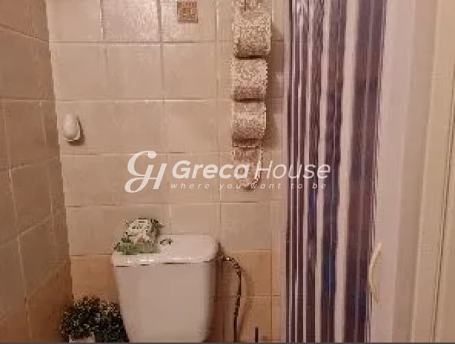 Elegant 3-Bedroom Apartment with Square Views in Vibrant Kypseli, Athens - Photo 19