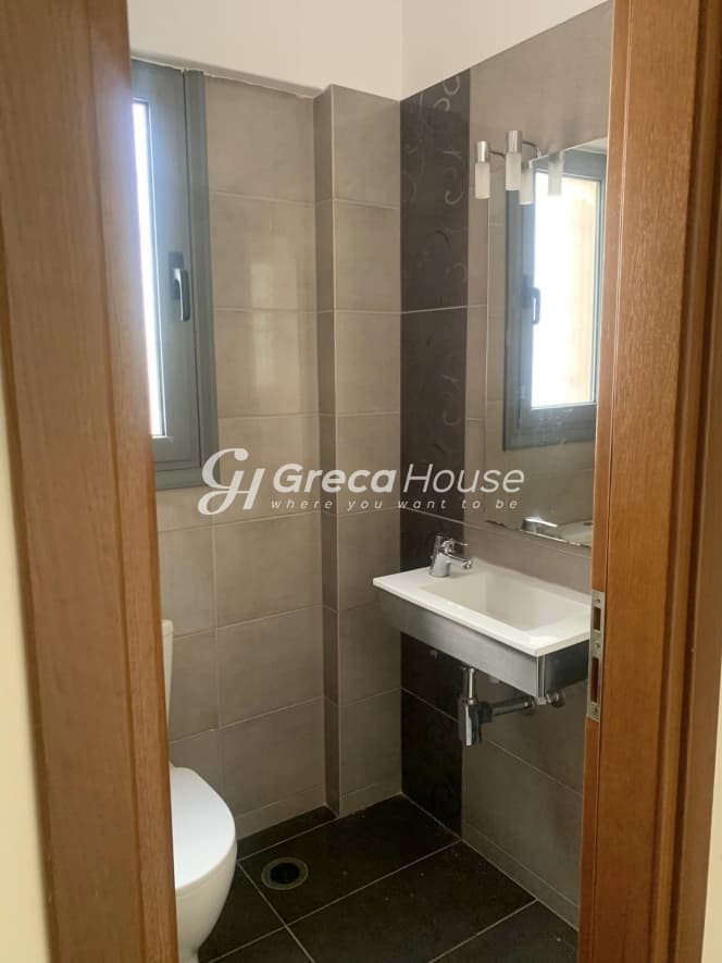 Luxurious 5-Bedroom Townhouse in Kalyvia Thorikou, Attica - Photo 10