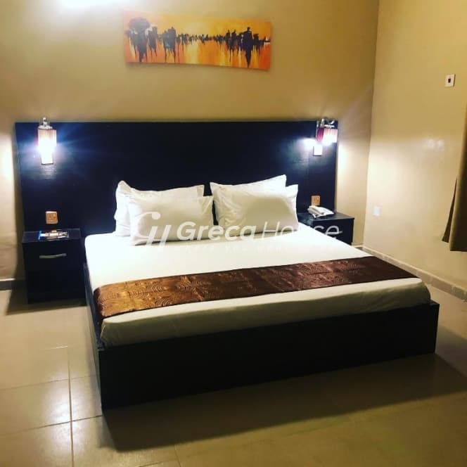 Hotel 920 sq.m. in Loutraki Center, 30m from the Sea – Ready for Operation - Photo 1