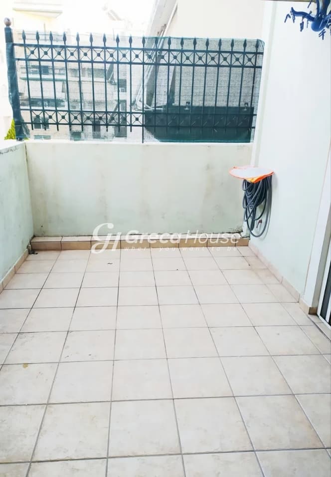 Elegant 3-Bedroom Floor Apartment in Gerakas Center - Photo 6