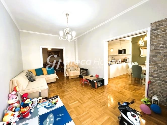 Stunning 3-Bedroom Apartment in Athens' Vibrant Mavili Square, Ilisia - Photo 2