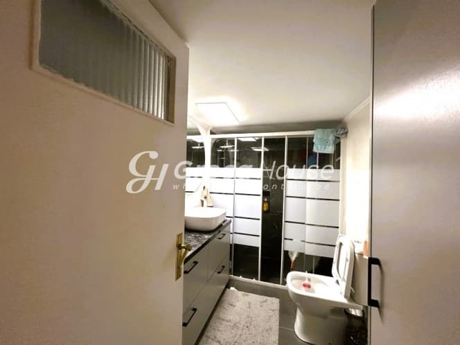 Stunning 3-Bedroom Apartment in Athens' Vibrant Mavili Square, Ilisia - Photo 25