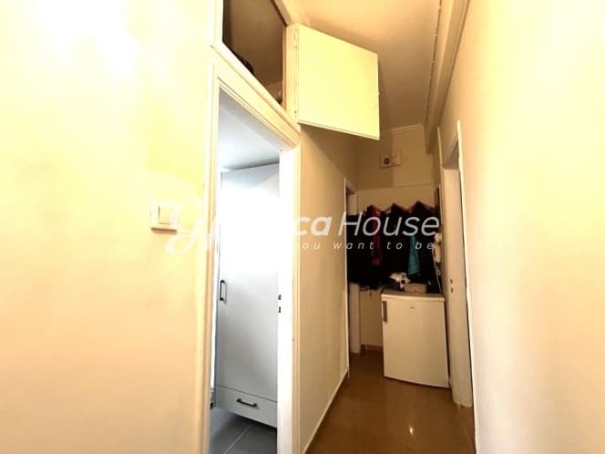 Stunning 3-Bedroom Apartment in Athens' Vibrant Mavili Square, Ilisia - Photo 14