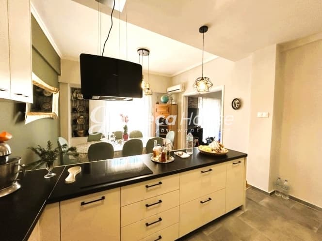 Stunning 3-Bedroom Apartment in Athens' Vibrant Mavili Square, Ilisia - Photo 16