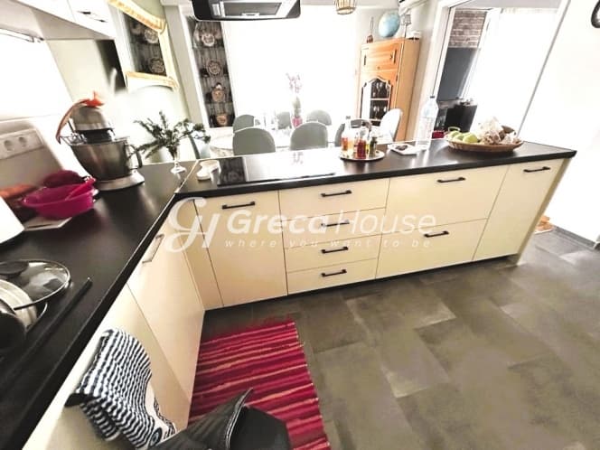 Stunning 3-Bedroom Apartment in Athens' Vibrant Mavili Square, Ilisia - Photo 8
